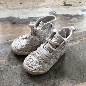Girls lace high top sneakers